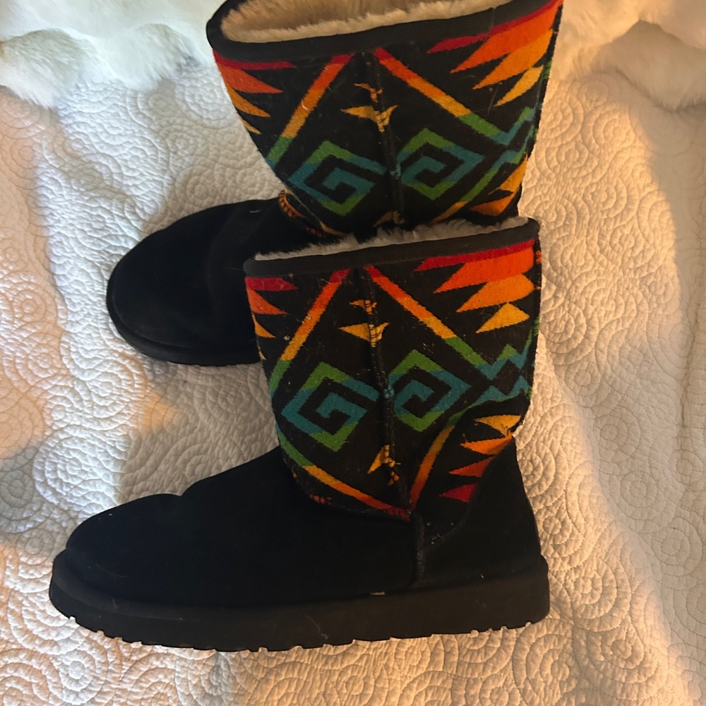 Limited Edition Ugg Pendleton Short Boots